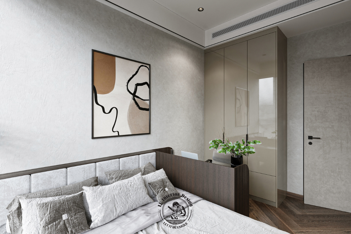 Sự kết hợp hài hòa giữa mảng tường sơn hiệu ứng mộc mạc và hệ tủ quần áo cánh phẳng bóng gương