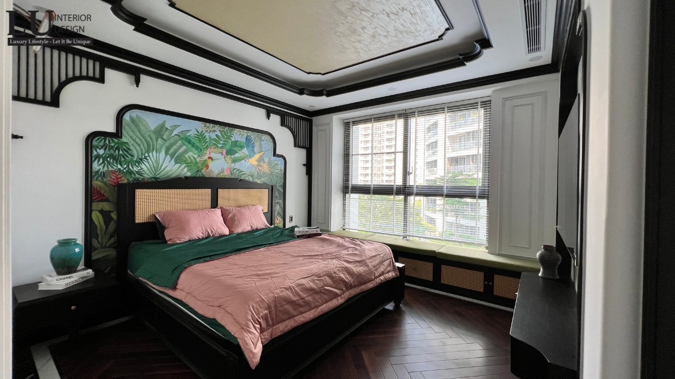 Phòng ngủ con gái căn hộ RiverPark Premier với tường đầu giường trang trí tranh thiên nhiên và không gian thoáng đãng nhờ cửa sổ lớn