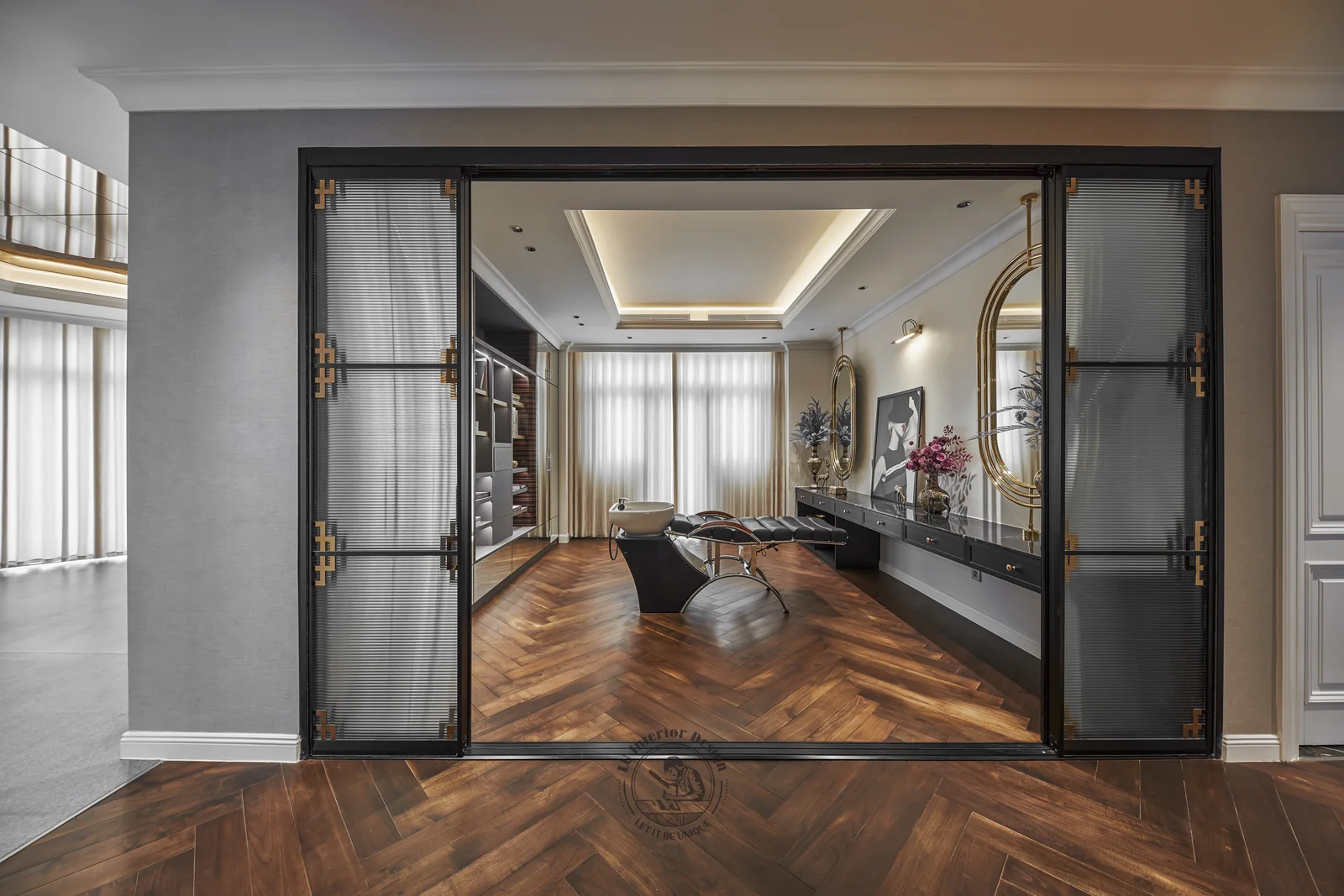 Phòng spa sau vách kính khung đen – hình ảnh thực tế công trình biệt thự Thạnh Mỹ Lợi 560m² – LU Design