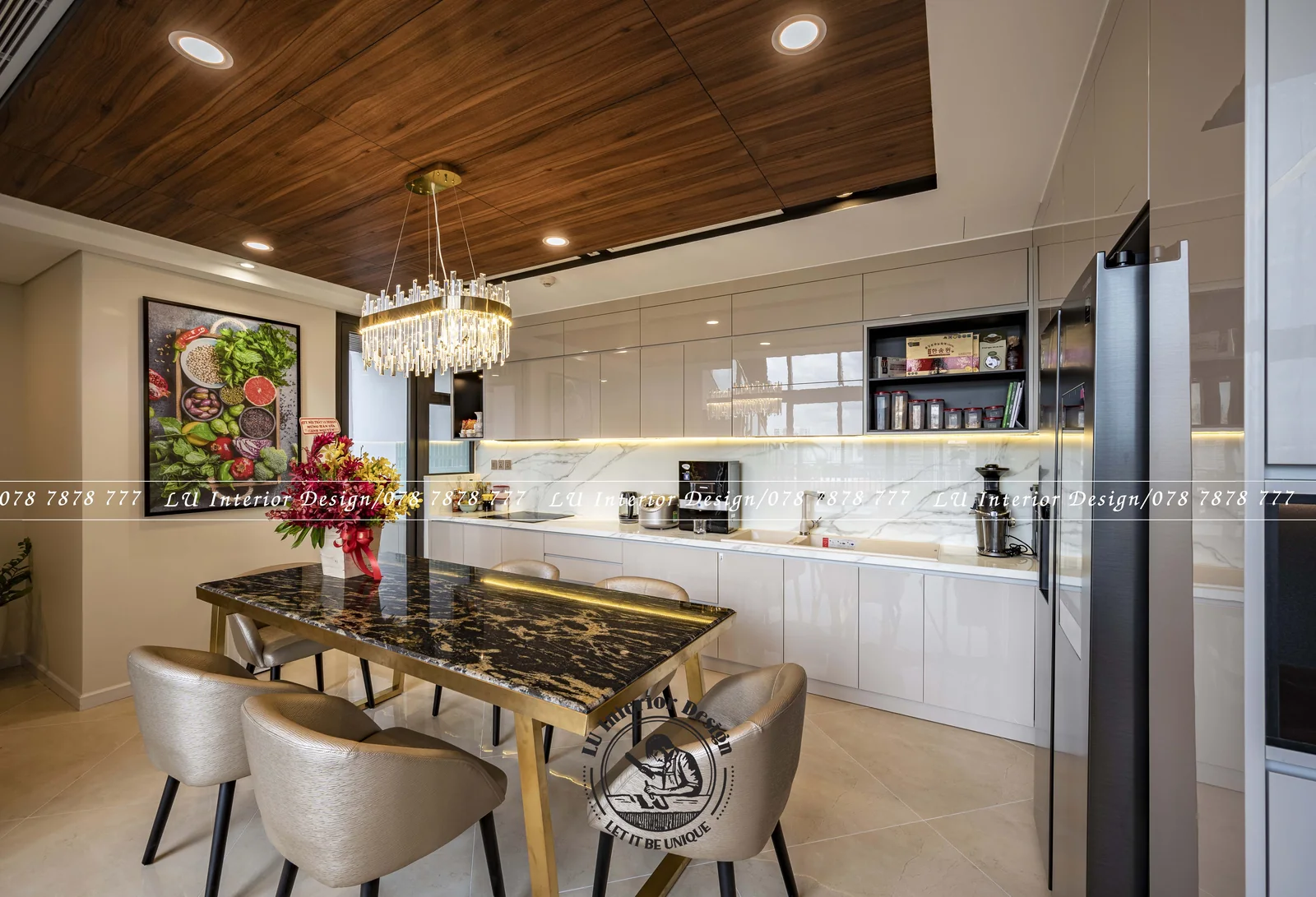 Bàn ăn đá đen vân vàng dưới trần gỗ trầm – hình ảnh thực tế công trình căn hộ Duplex 3PN 148m² – LU Design
