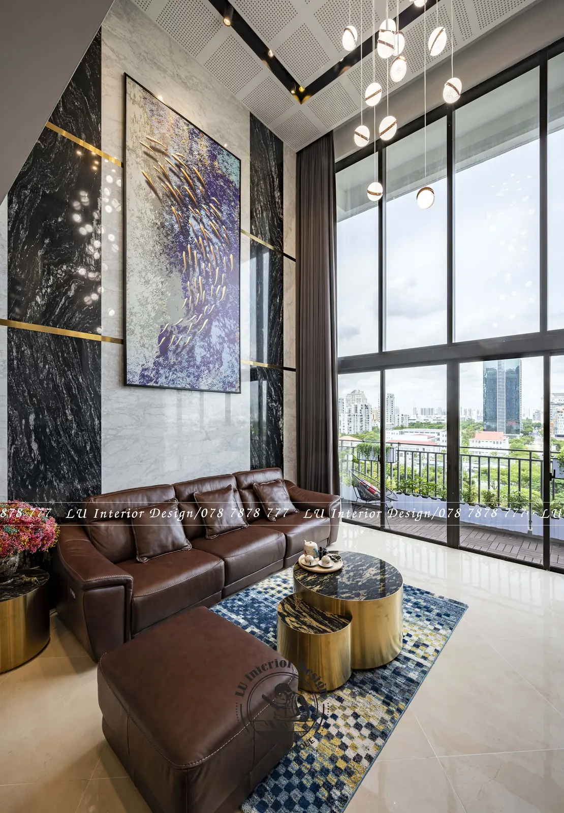 Tranh sơn dầu tím trên vách đá đen vân vàng thông tầng – hình ảnh thực tế công trình căn hộ Duplex 3PN 148m² – LU Design