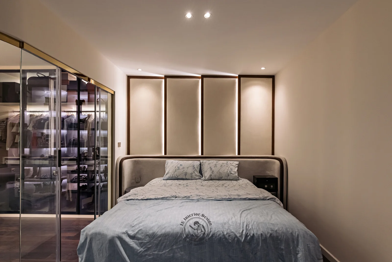 Phòng master đầu giường bọc nệm ô vuông – hình ảnh thực tế công trình căn hộ Duplex The View 148m² – LU Design