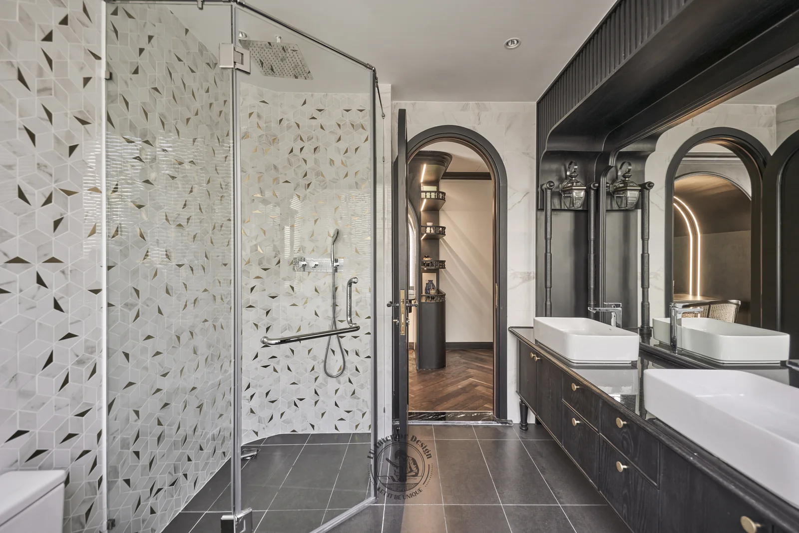 Vách kính tắm đứng phòng tắm master – hình ảnh thực tế công trình căn hộ Feliz En Vista – LU Design