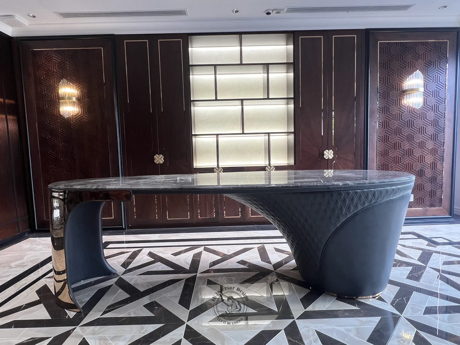 Ảnh thực tế bàn làm việc bọc da – thi công nhà phố Thiên Kim – LU Design