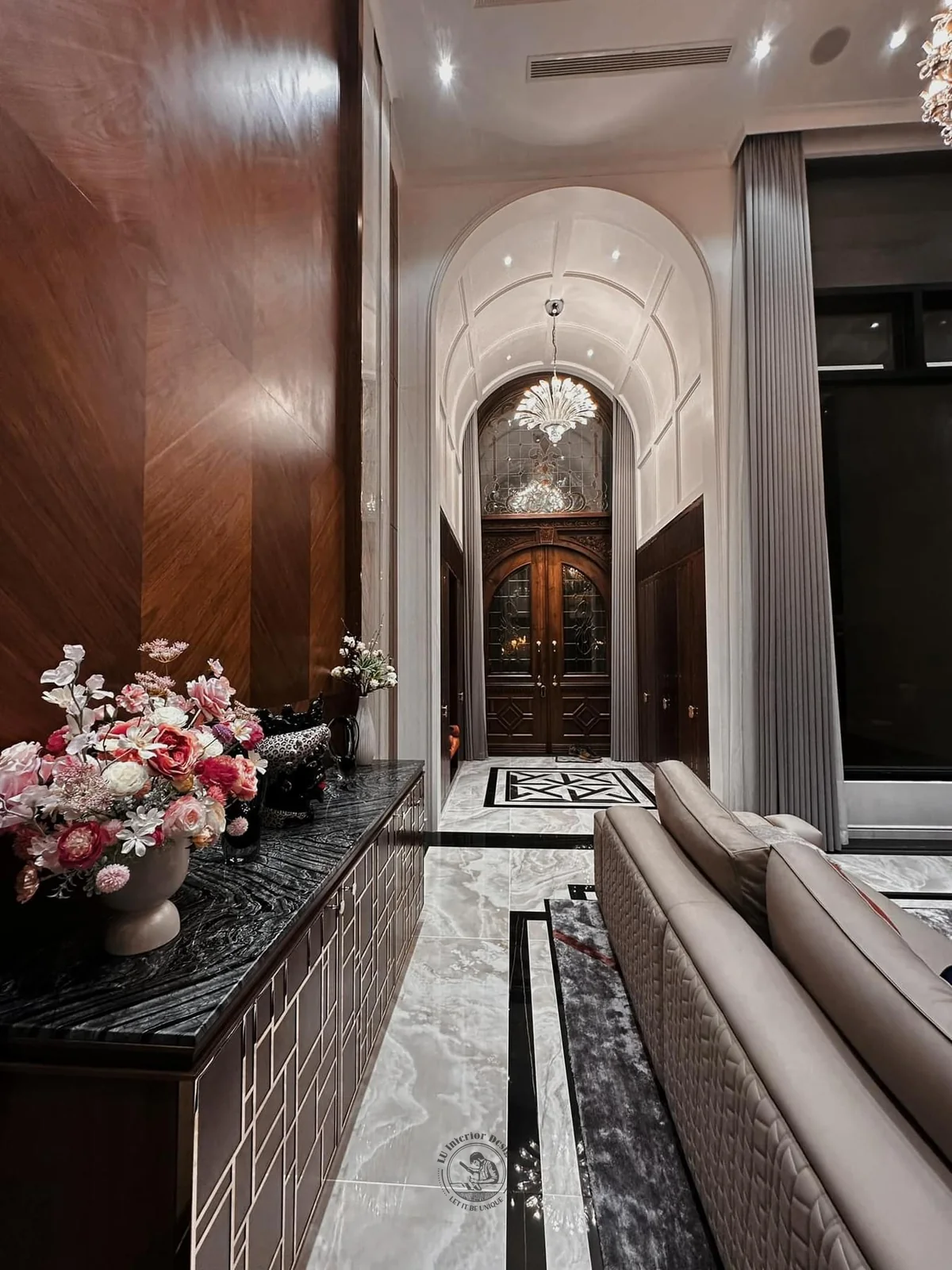 Ảnh thực tế sảnh lối vào vòm – thi công nhà phố Thiên Kim – LU Design