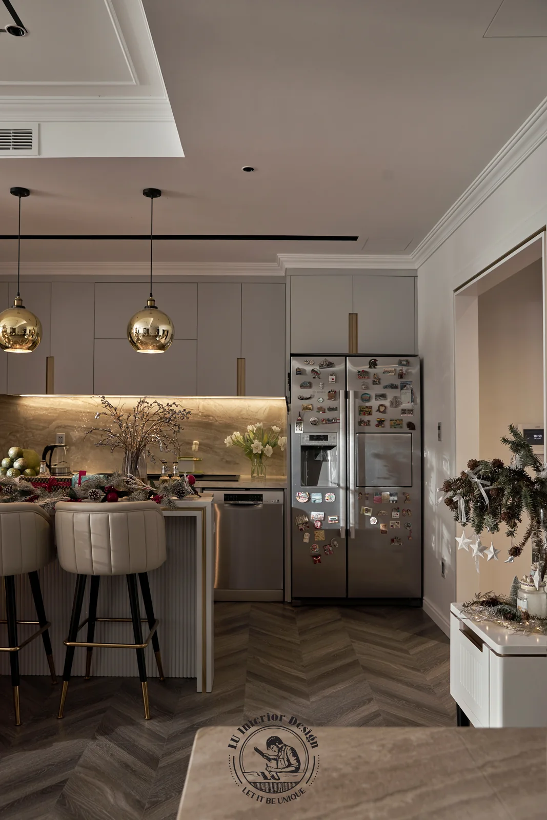 Tủ lạnh âm tủ và quầy bếp – hình ảnh thực tế công trình căn hộ sân vườn Riverpark Residence 123m² – LU Design