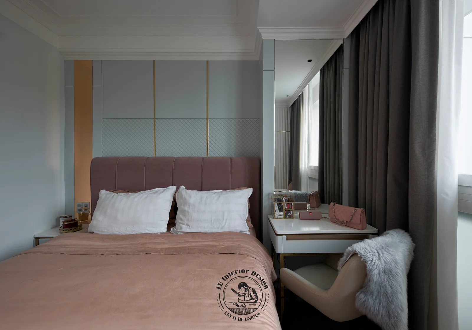 Phòng master giường bọc nỉ hồng đất – hình ảnh thực tế công trình căn hộ sân vườn Riverpark Residence 123m² – LU Design