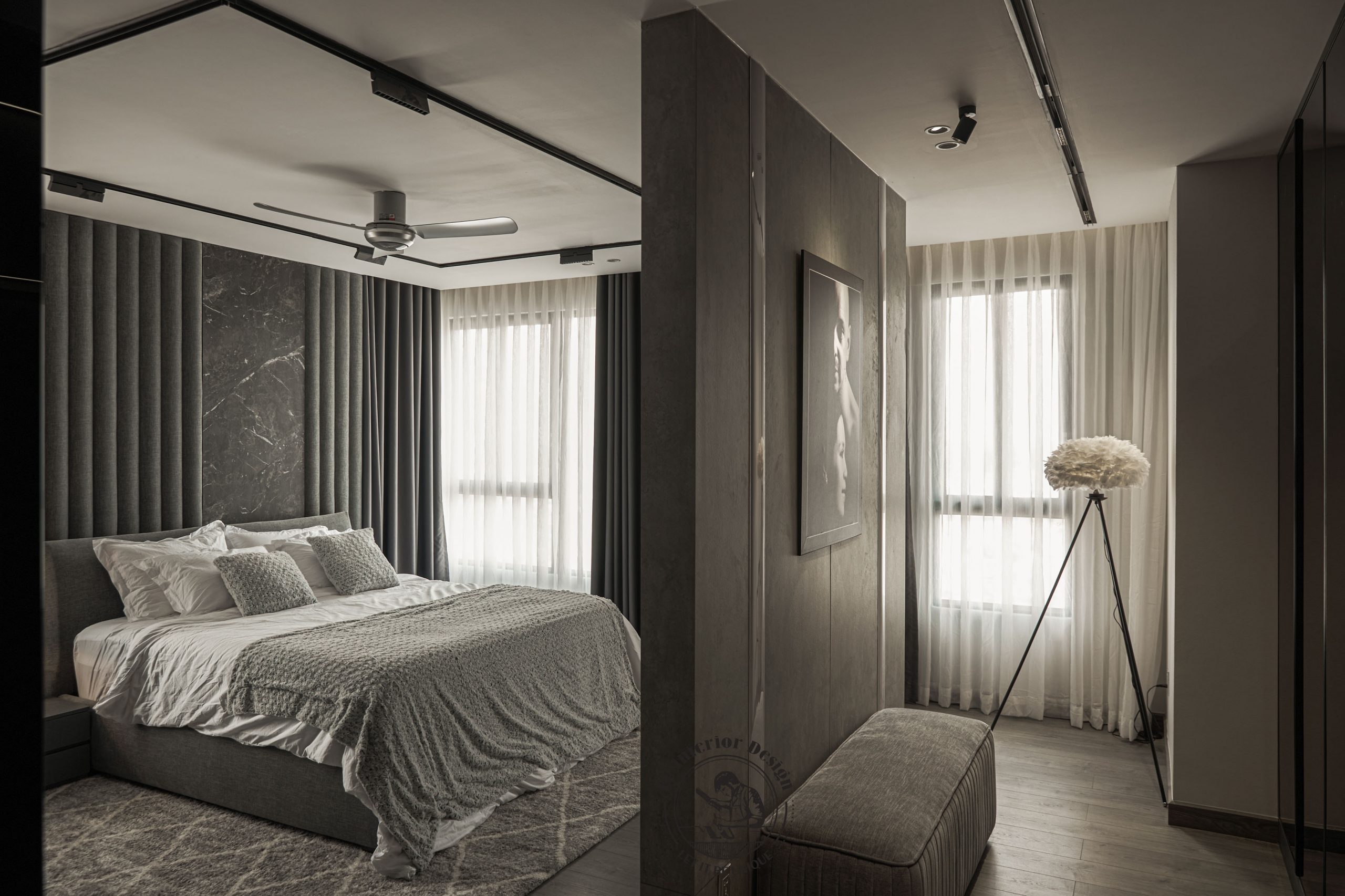 Nội thất phòng ngủ được trang trí cùng tone màu xám chủ đạo | Dự án Penthouse quận 7 - thực hiện bởi LU Design.